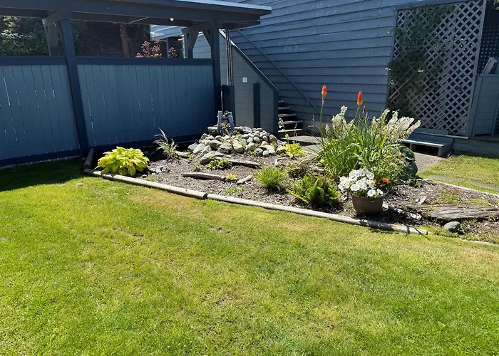Sand Pebbles Inn