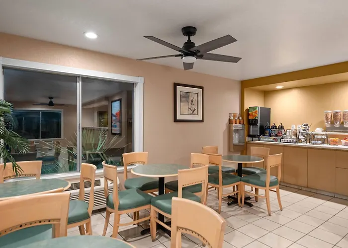 Howard Johnson By Wyndham Modesto Ceres