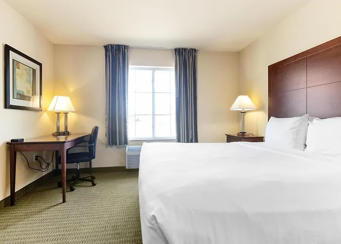 Cobblestone Hotel & Suites - Knoxville