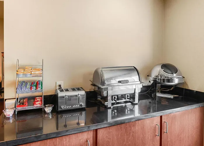 Cobblestone Hotel & Suites - Knoxville
