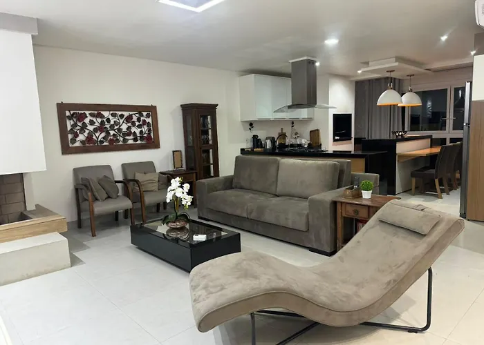 Apto. 3 dorm. entre Praia da Cal e Lagoa Violão