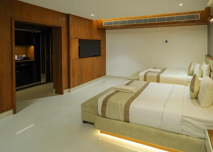Royal Plaza Suites By Rak Rooms, Mangaluru