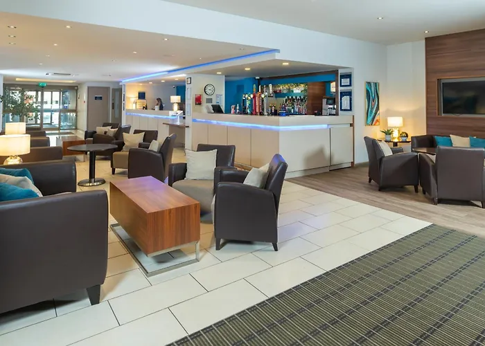 Holiday Inn Express Taunton East By Ihg