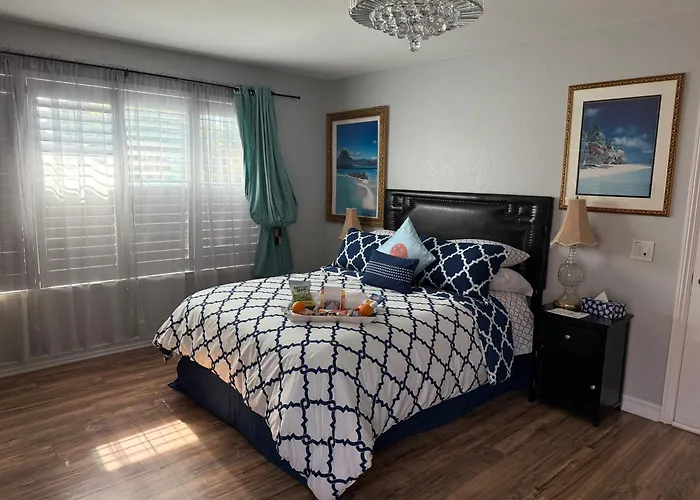 Romantic Coastal Private Room