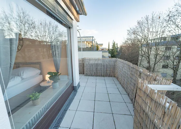 Theresa - Penthouse Terrasse Netflix Parkplatz
