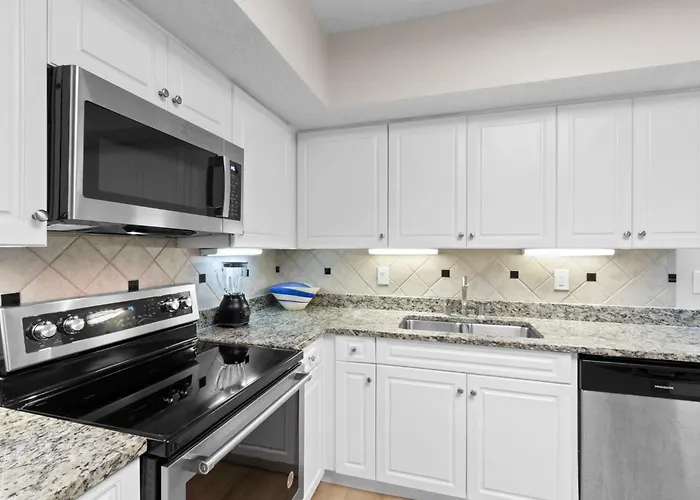 Windward Pointe Condominiums