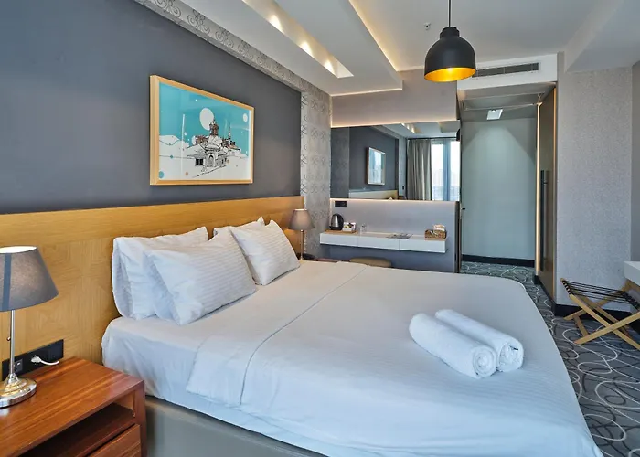 Four-G Hotel