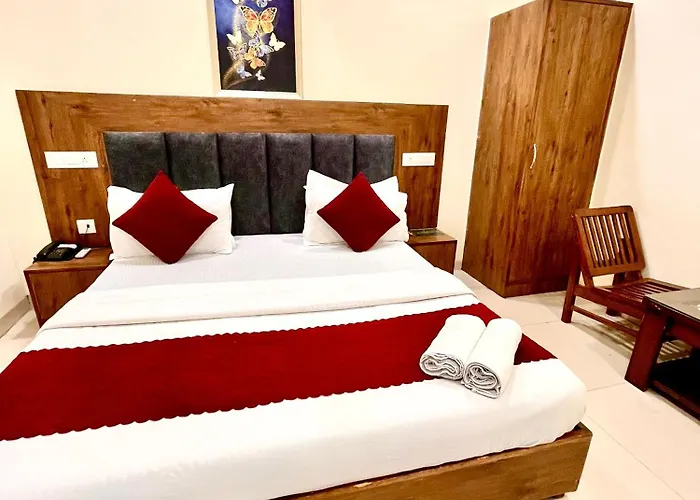 Hotel Woodlark Zirakpur II A Peaceful Stay I Travelers Choice I Best For Family And Group