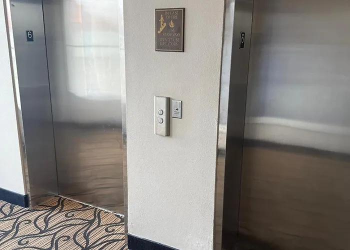 The Point Hotel & Suites - 705S Luxury - Pool View - Close To Universal