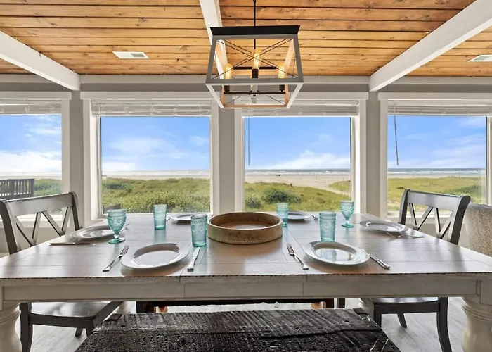 Tide Pool Town Home, Entire House, Amazing Views!
