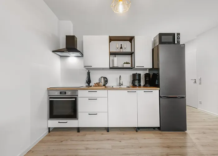 Exklusives Studio - Zentral Innenstadtlage - Kostenloser Parkplatz - Aufzug - Modern für bis zu 4 Personen - Smart Home