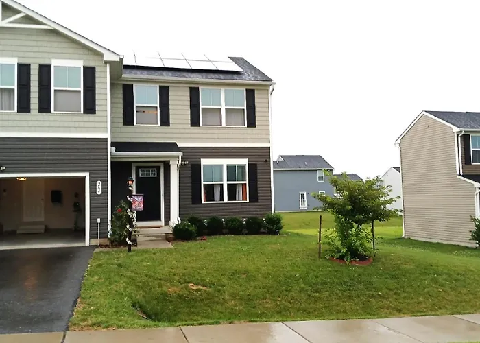Modern 2-Bedroom 2-Bed Apartment With Private Access Door Near I-81