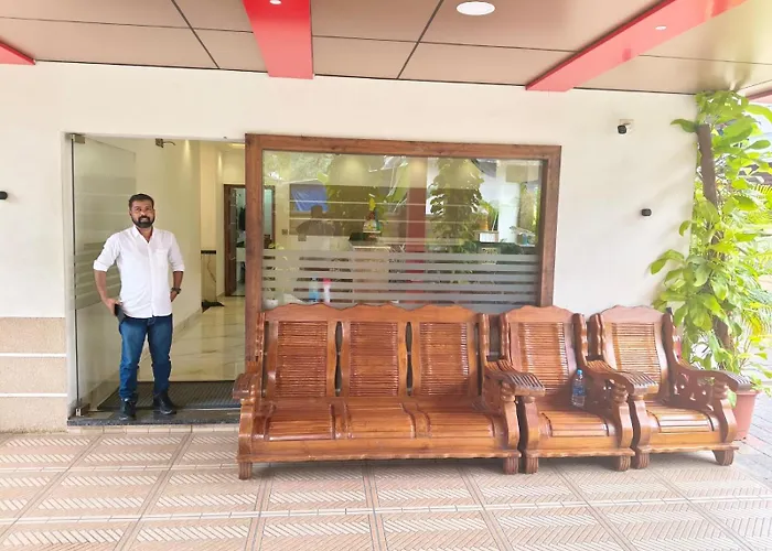 Marina Suites Airport Hotel
