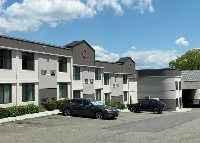 Ramada By Wyndham Newburgh/West Point