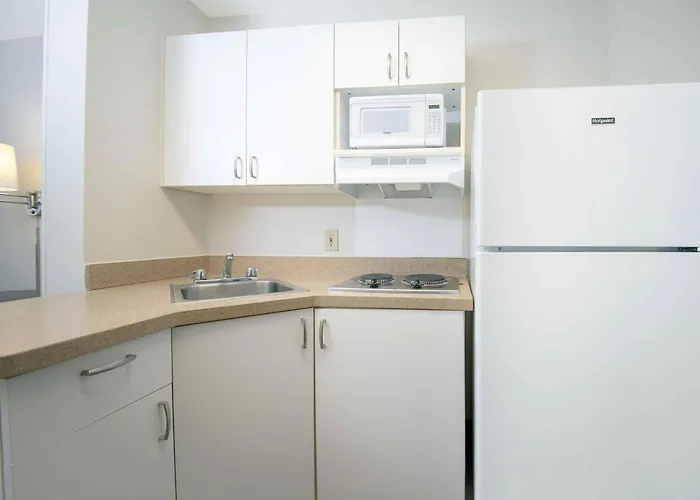 Extended Stay America Suites - Santa Barbara - Calle Real
