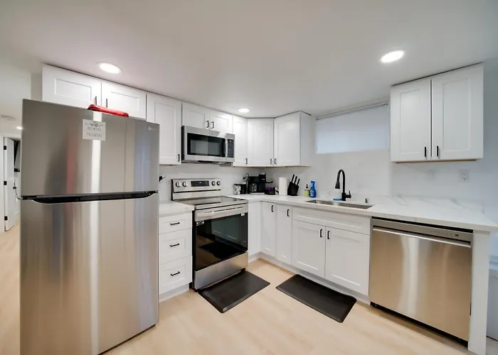 5 Mi To Dtwn Seattle: Pet-Friendly Apt