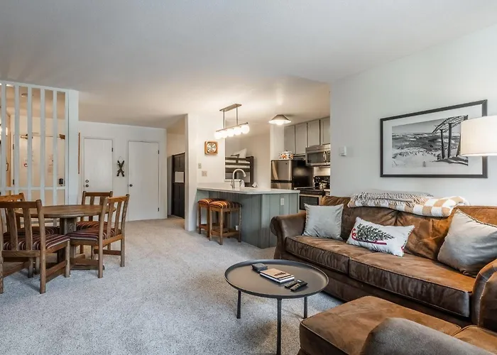 Crestview #3 Bldg C 1 Bedroom Plus Den / 2 Bathroom, Close To Town Shuttle And Short Walk To Village