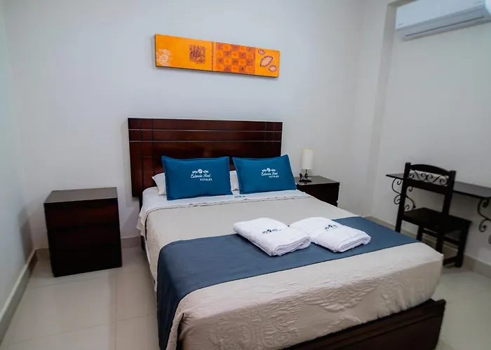 Hotel Estancia Real