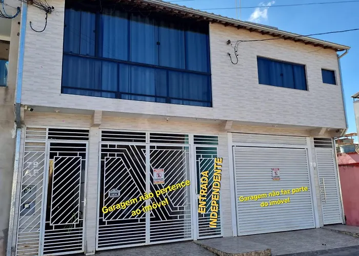 Lindo Apartamento, WiFi Rápido, 2 Banheiros, Suíte, Sala Confortável, Cozinha Completa, Microondas, Entrada Privativa, Perto do Shopping Pátio Matosinhos, 5 min do Centro Histórico