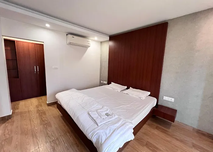 Near Calicut International Airport - Hotel Faris
