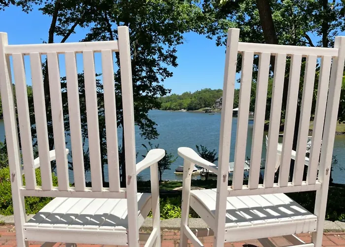 Lake House Suite