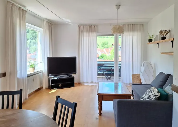 3 BR BURGPANORAMA Wohnung im Haus Frey mit Ausblick, 2 Bäder, Parken vor dem Haus, Balkon, Küche
