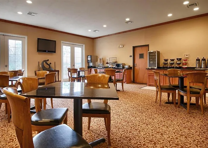 Best Western Cleveland Inn & Suites