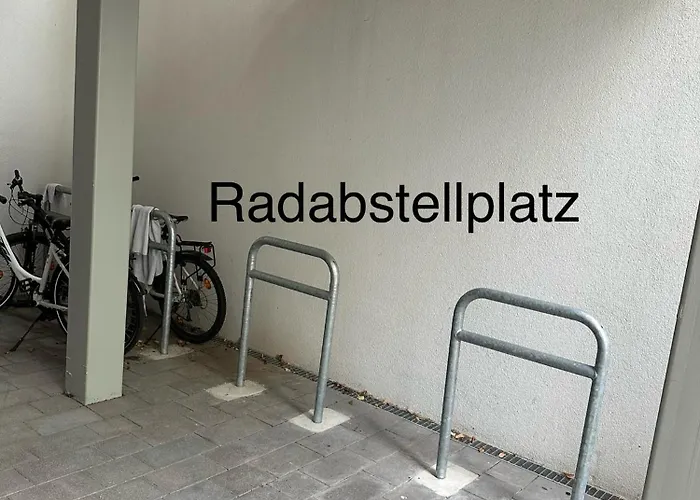 Kristall, Doppelzimmer im Zentrum, Balkon, Nähe Bahnhof und Therme