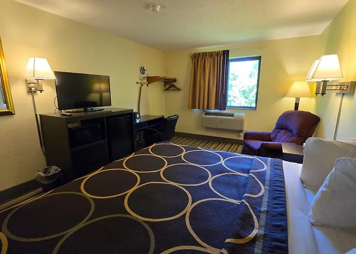Super 8 By Wyndham Augusta