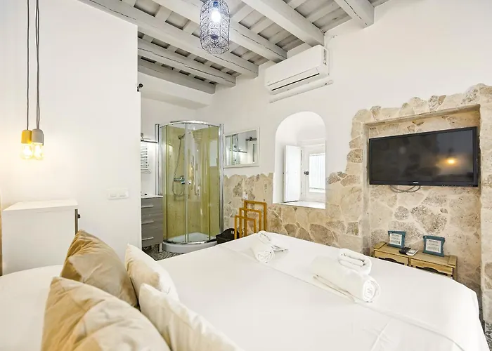 Casa Bodega Triana