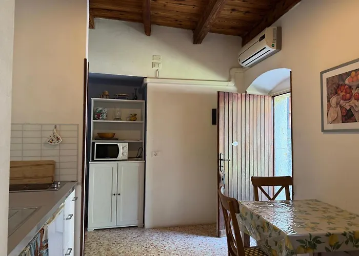 Pra De La Fam Hotel & Apartments