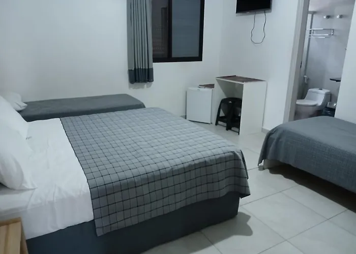 Pousada Parque Suites - Estacionamento e Piscina na Enseada