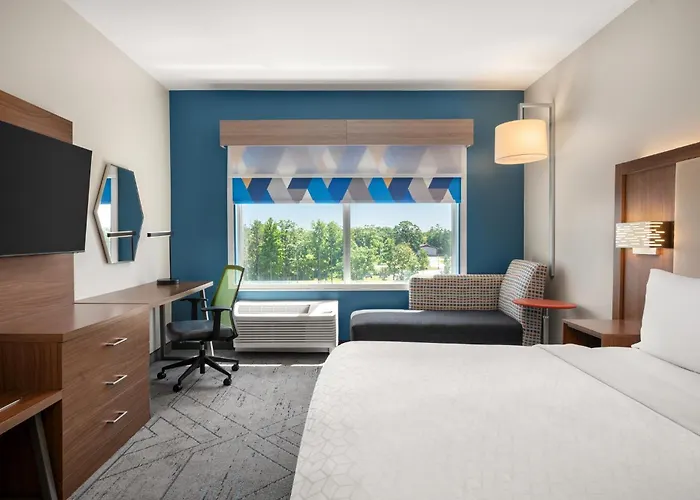 Holiday Inn Express Queensbury-Lake George Area By Ihg