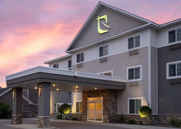 Little Crow Hotel & Conference, Trademark By Wyndham