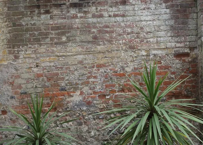 East Walls Hotel