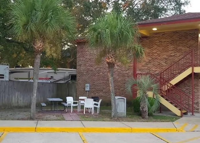 Twin Star Lodge
