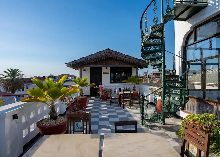 Dhow Palace Hotel