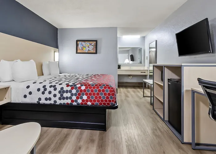 Econo Lodge Inn & Suites Cayce I-26 Airport