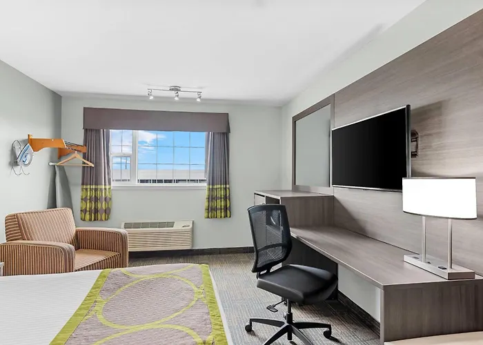 Super 8 By Wyndham Saskatoon Near Saskatoon Airport Hotel