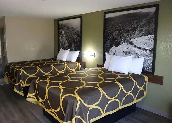 Super 8 By Wyndham Cabot