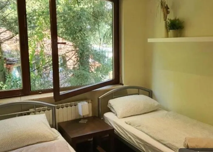 Apartment bei Hamburg bis 10 Personen mit Terasse und Gartennutzung.