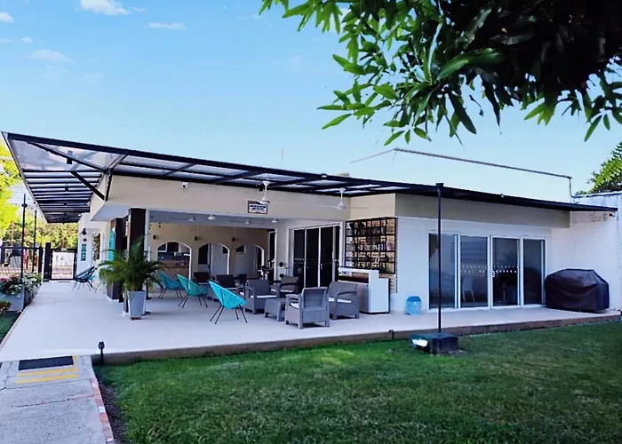 Hotel Tacaloa Inn Experience