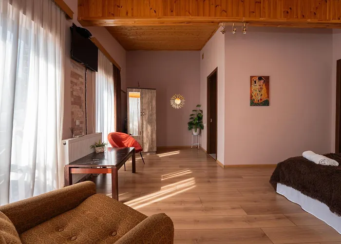 Hotel And Restaurant "Villa Givisi"