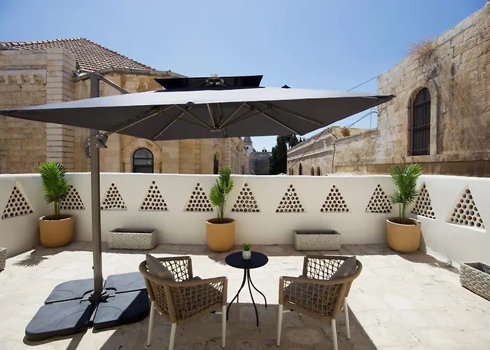 Petrakis Inn