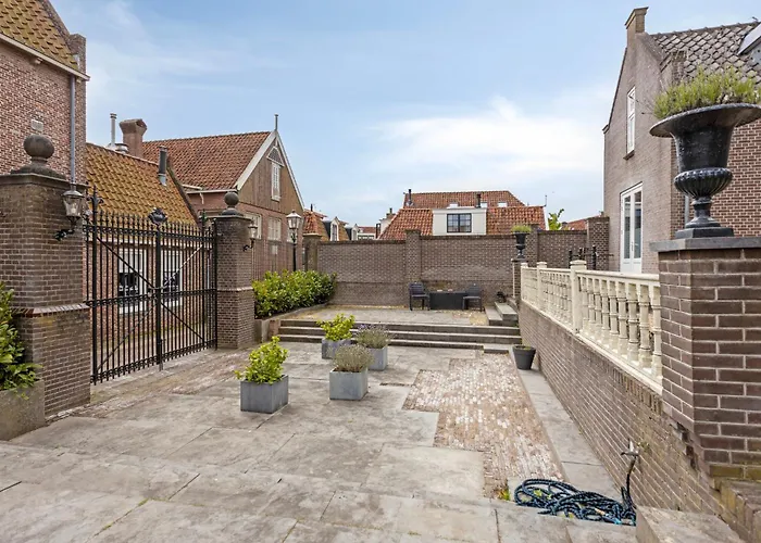 Edam Suites