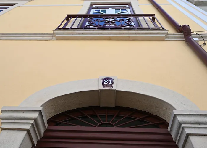 ESTÚDIO 81 junto à Sinagoga