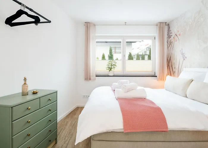 FENJOY: Ferienapartment mit Balkon / Zentral / BBQ