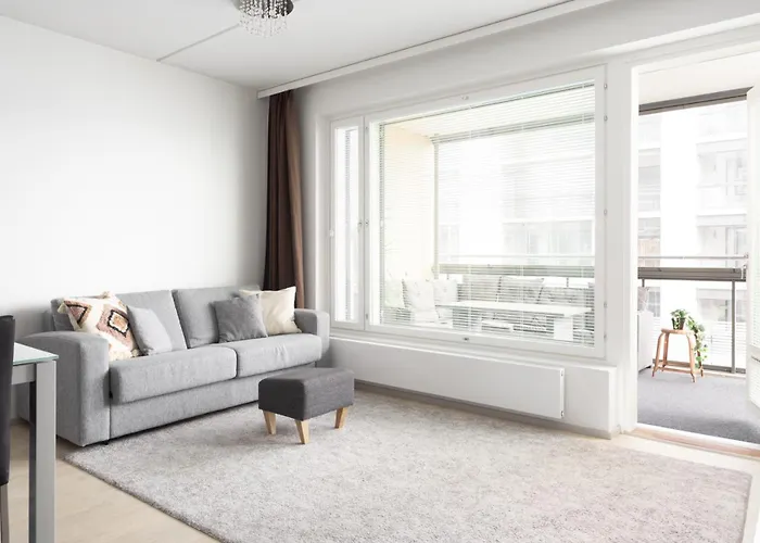 Modern 2Br Apartment W 2 Balconies, Metro, Helsinki 15Min