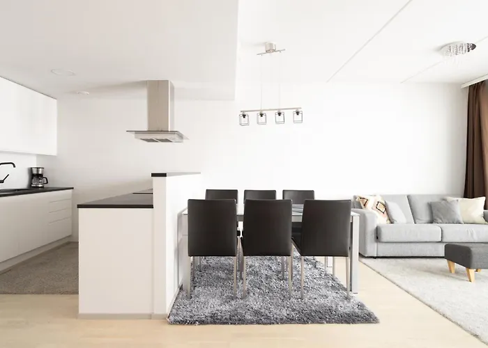 Modern 2Br Apartment W 2 Balconies, Metro, Helsinki 15Min