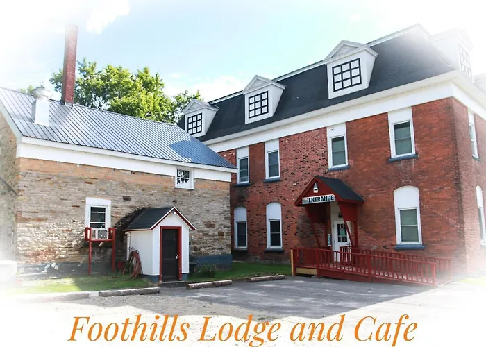 Foothills Lodge & Diner